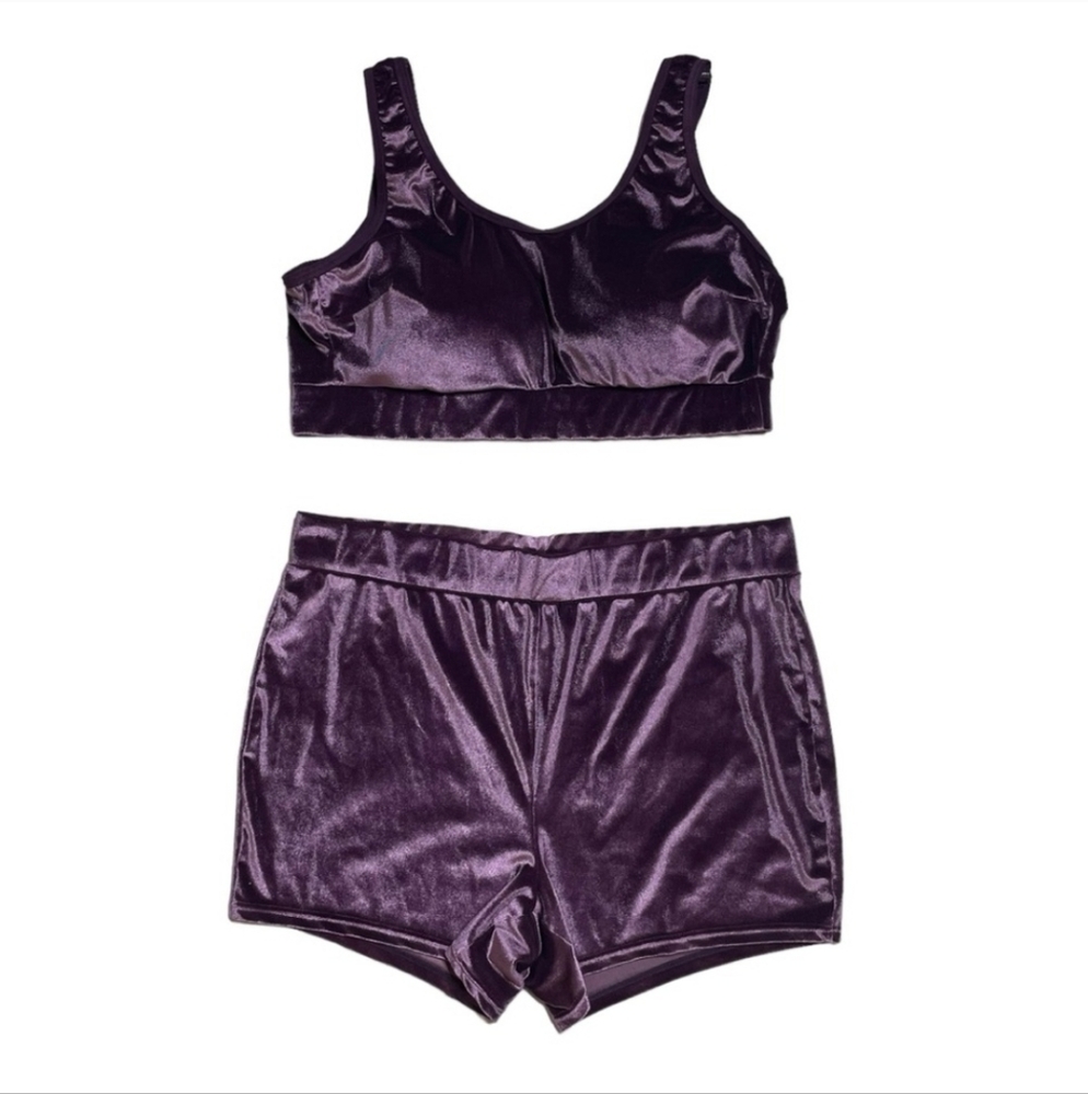 Torrid 1/0 purple velvet lounge set